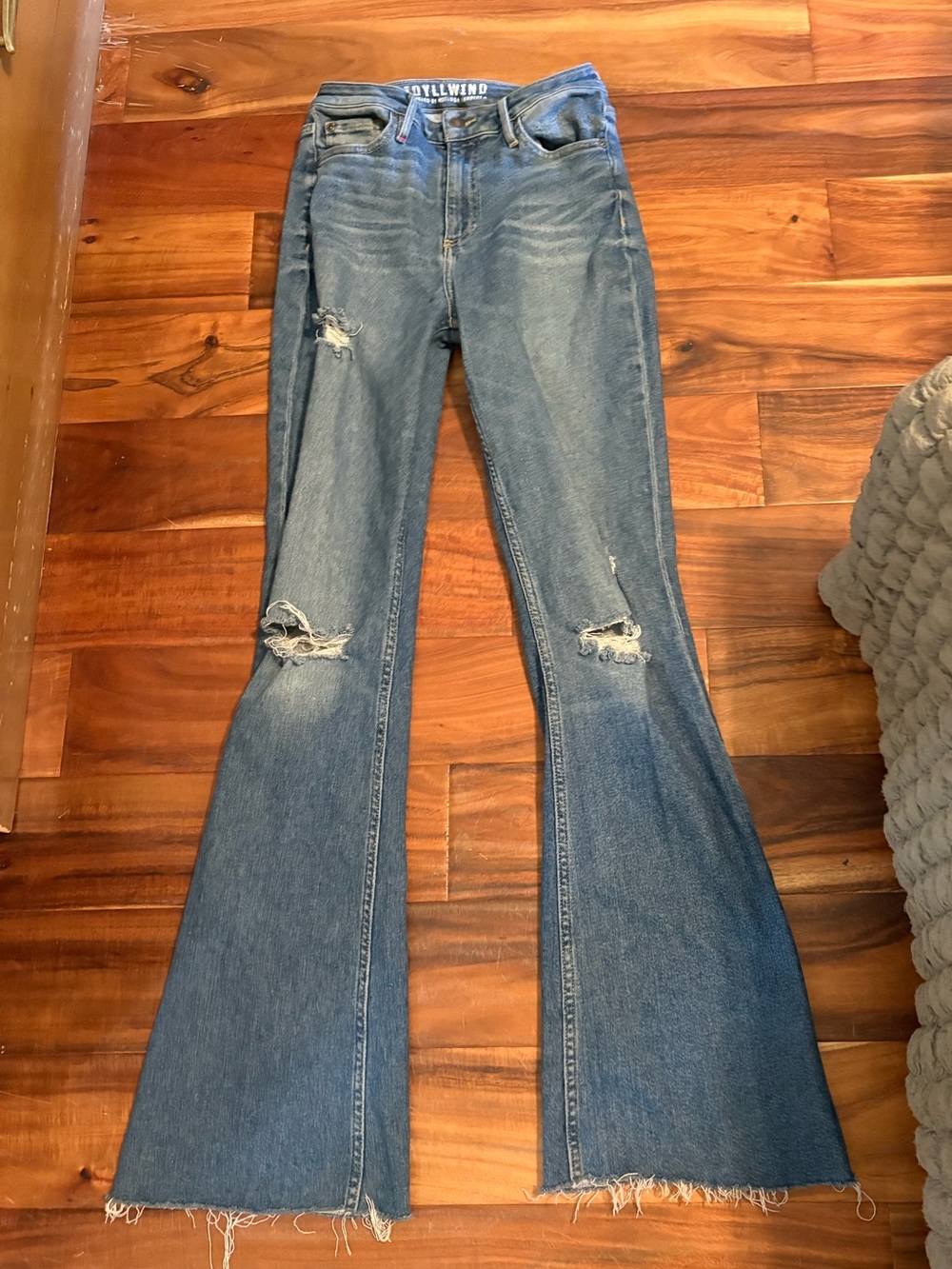 Rock & Roll Denim Boho Fly Wind Flare Jeans Size 6 Distressed Raw Hem (1243)
